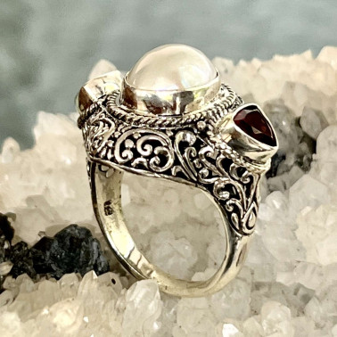 RR 15651 WPL-(HANDMADE 925 BALI STERLING SILVER FILIGREE RINGS WITH WHITE MABE PEARL)